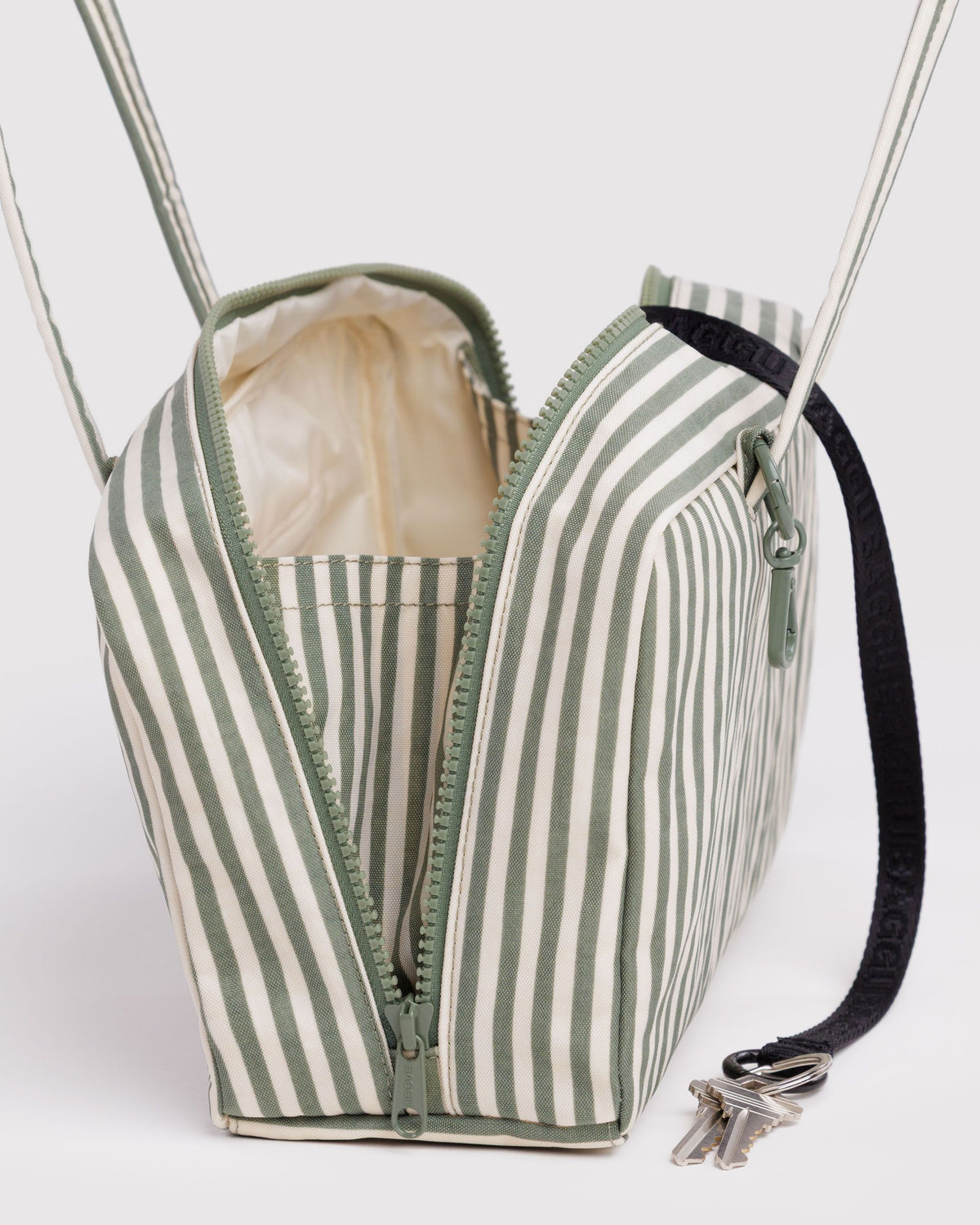NYLON BOWLER BAG - US 7242