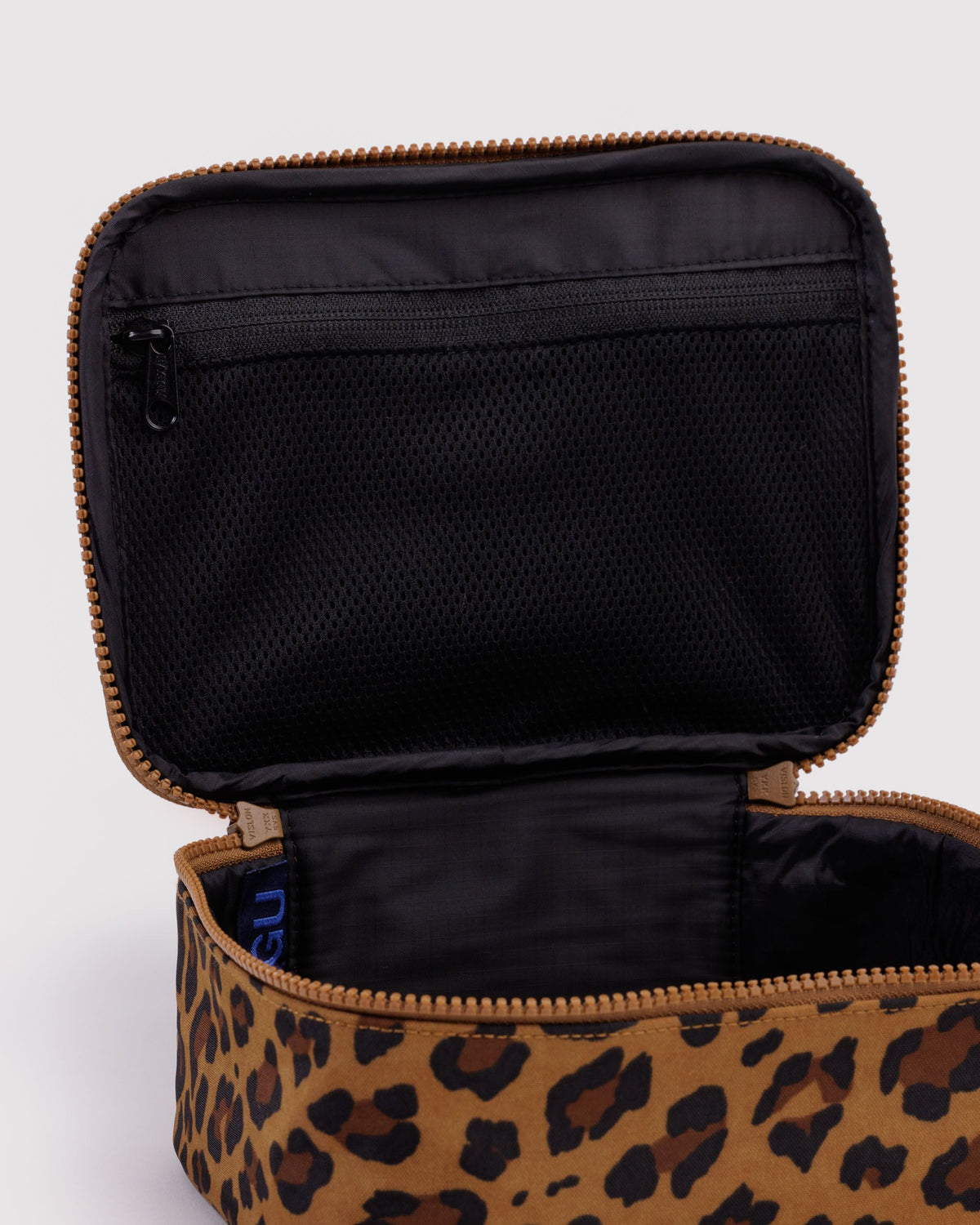 SMALL COSMETIC CASE - US 4141