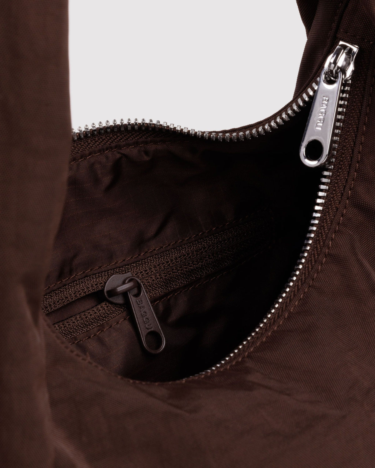 SMALL NYLON MERINGUE BAG - US 8201