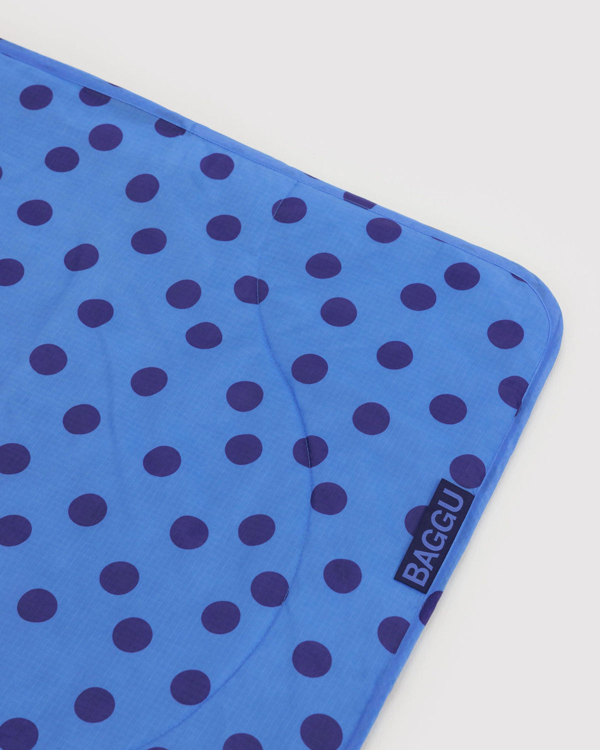 PUFFY PICNIC BLANKET - US 8295