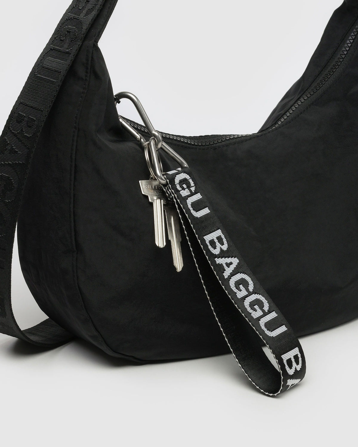 LOGO KEYCHAIN - US 7738