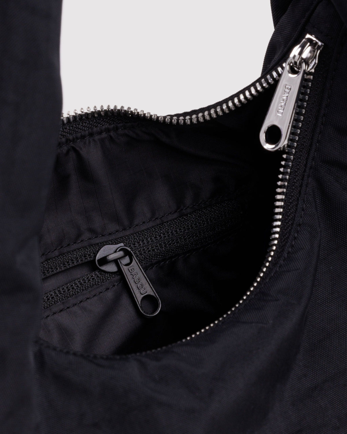 SMALL NYLON MERINGUE BAG - US 7124