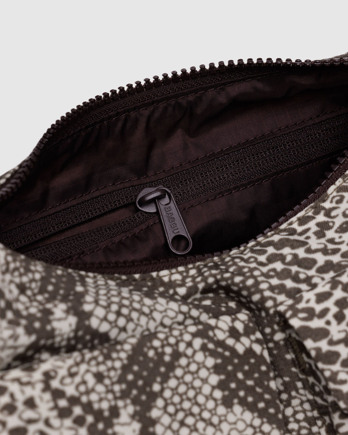 CARGO SHOULDER BAG - US 7532