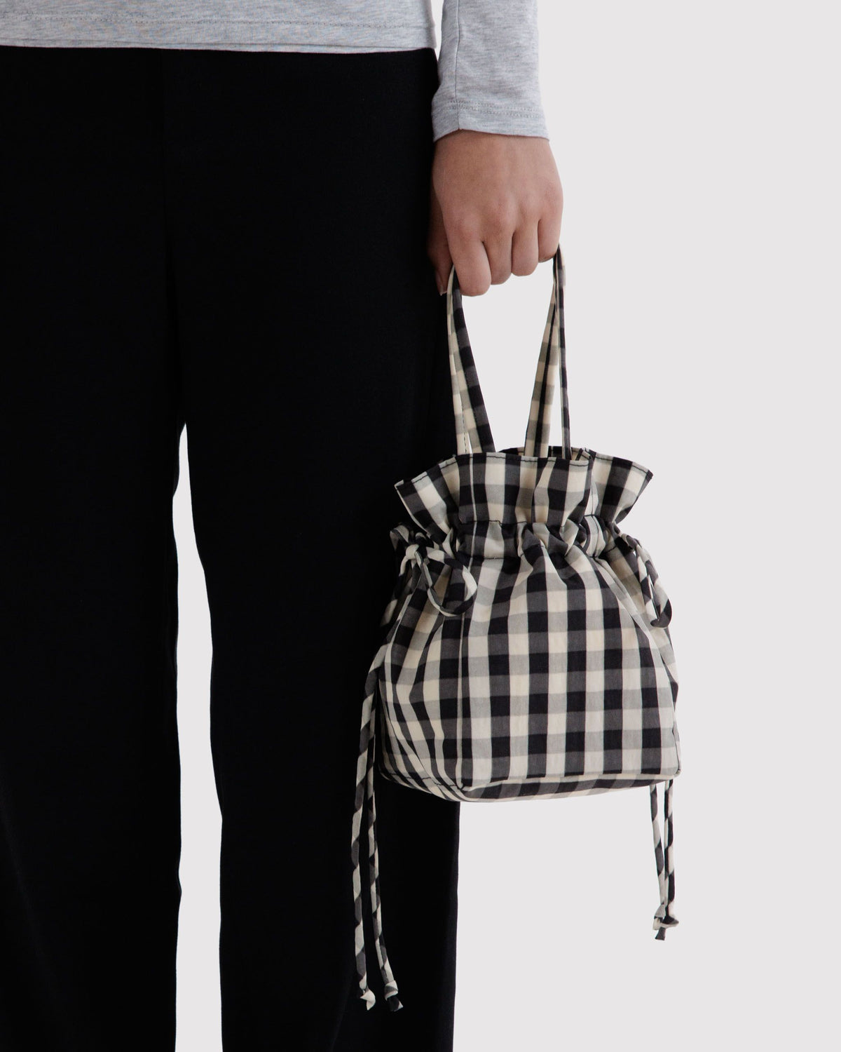 NYLON DRAWSTRING BAG - US 5841