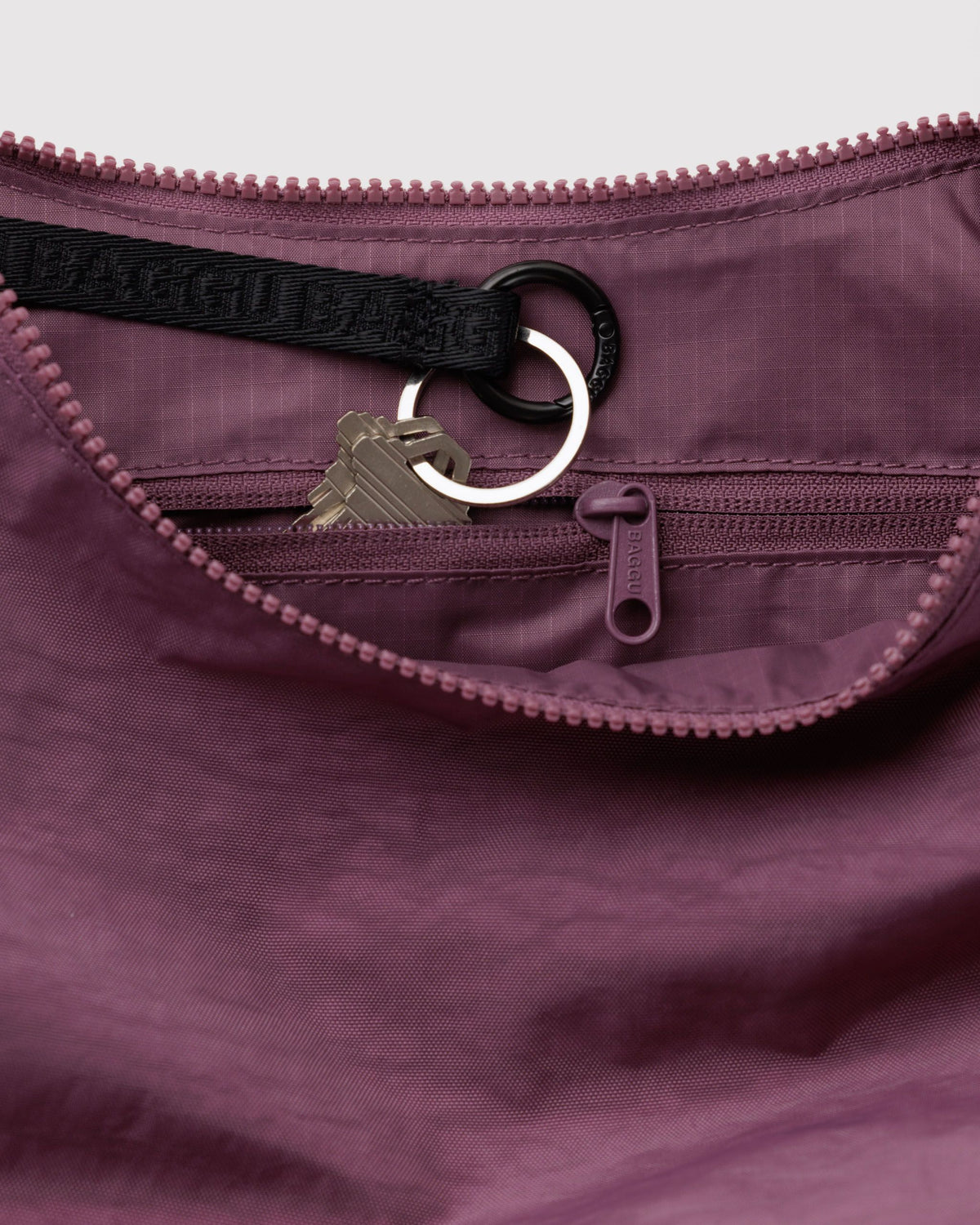 MEDIUM NYLON CRESCENT BAG - US 4771