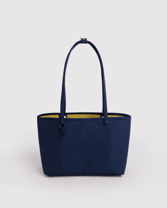 MEDIUM NYLON REVERSIBLE TOTE - US 4942