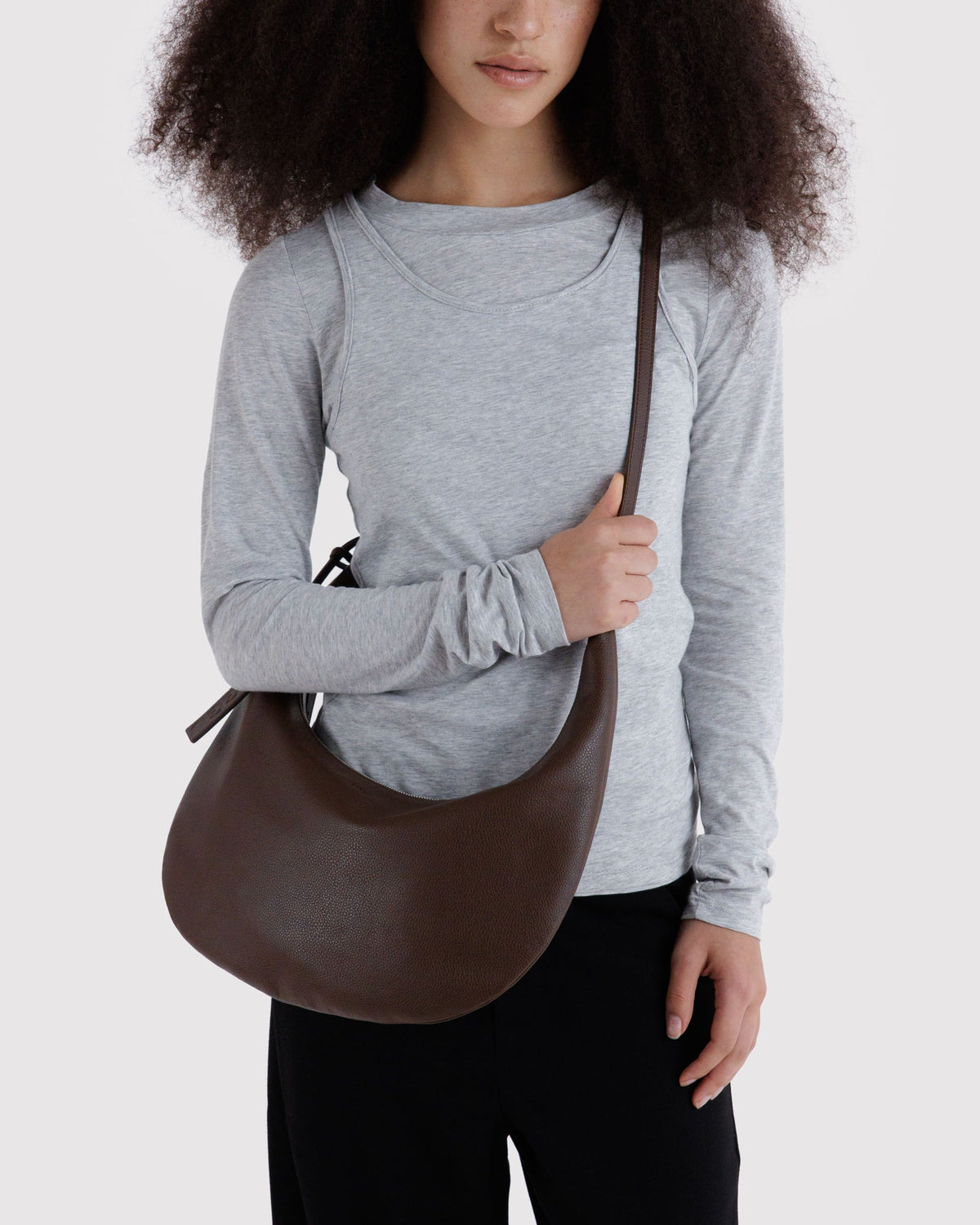 MEDIUM RECYCLED LEATHER FLAT CRESCENT - US 1824