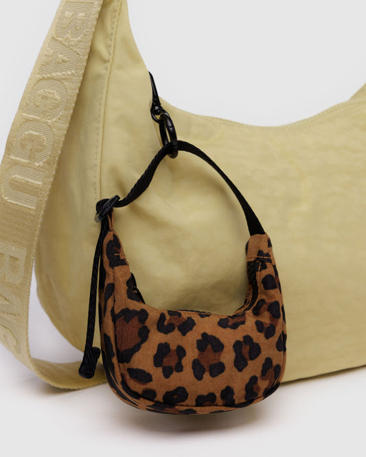 CRESCENT BAG CHARM - US 3330