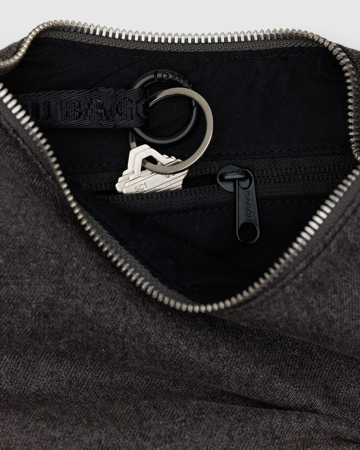 SMALL DENIM CRESCENT BAG - US 9912