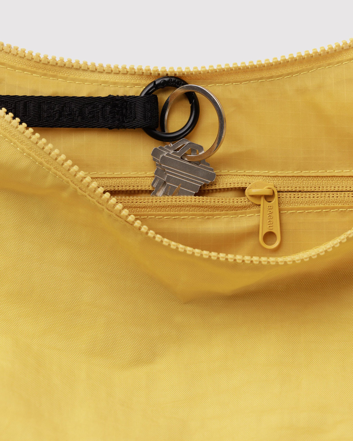 MEDIUM NYLON CRESCENT BAG - US 6113