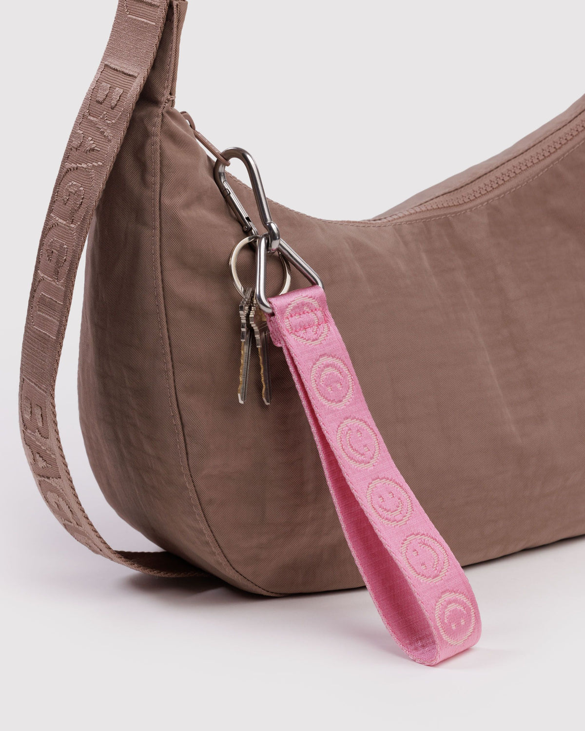 LOGO KEYCHAIN - US 7791